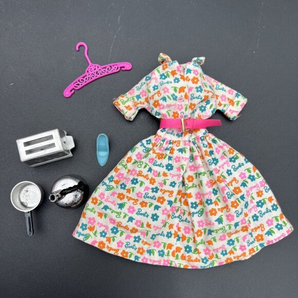 VTG 1965 Barbie Learns to Cook #1634 Dress Belt Shoe Hanger Toaster Kettle Pot - Picture 1 of 16